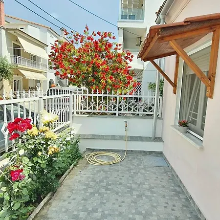 Lotaki The Friendly House Tatil Evi *