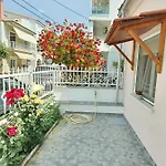 Lotaki The Friendly House Dom wakacyjny *